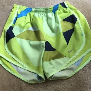 Nike shorts x small